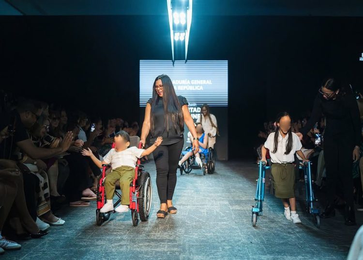 El Desfile por la Inclusión 2025 llenó de esperanza y dignidad la pasarela del RD Fashion Week