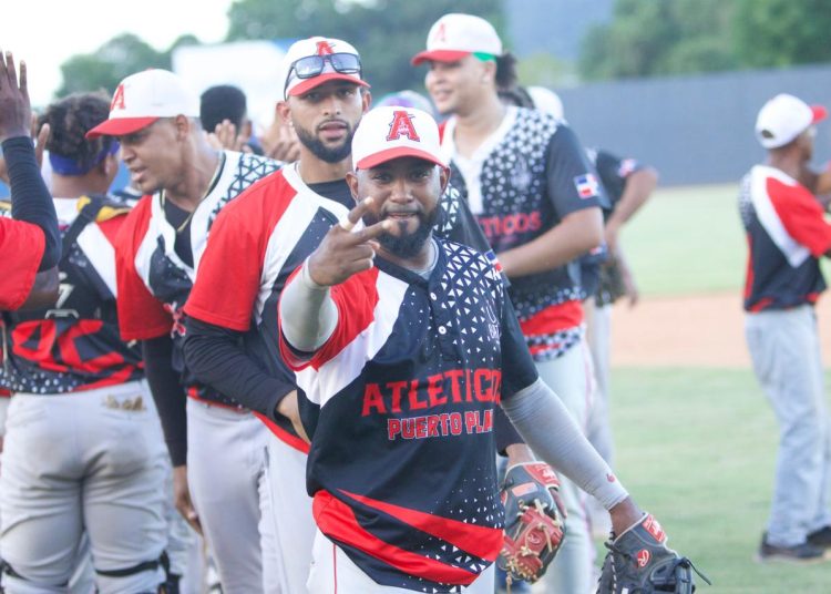 Atléticos de Puerto Plata se colocan a un triunfo del título en la Liga Nacional de Béisbol de Verano