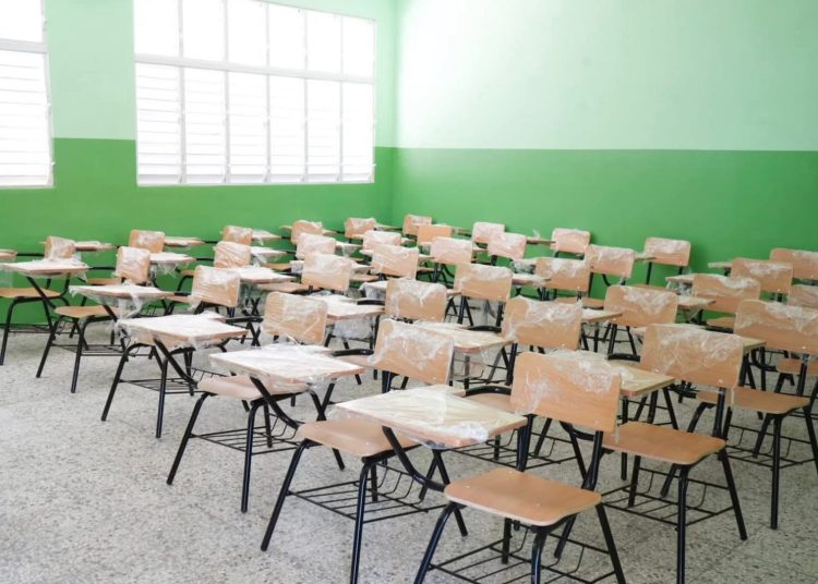 MINERD entrega mobiliario escolar al Liceo Las Yayas en Azua, próximo a ser inaugurado