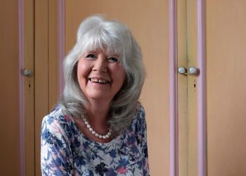 Muere con 88 años autora británica Jilly Cooper, reina de los romances de clase alta