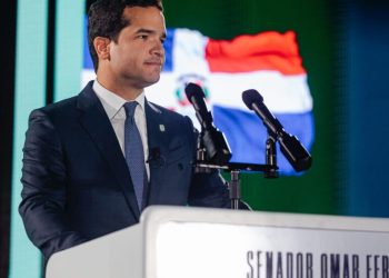 Omar Fernández lidera valoración de dirigentes de oposición en RD