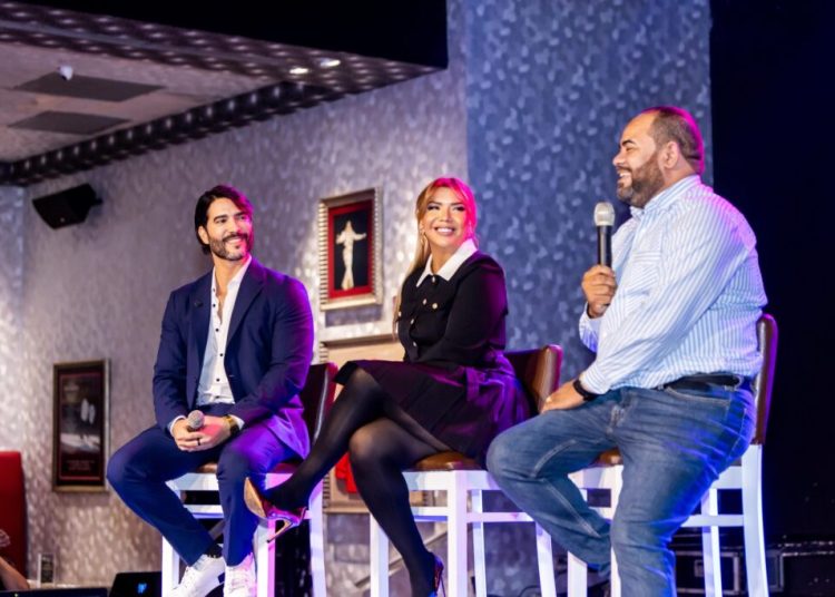 Serbella presenta sus nuevas bachatas románticas “Más” y “Sola” en Hard Rock Café Santo Domingo