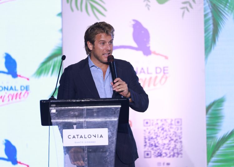 Leonardo Wehe, galardonado Empresario del Año, pide elevar estándares del turismo nacional