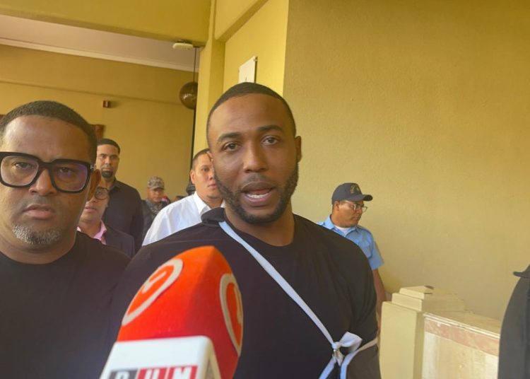 Cabo policial exige mostrar video donde peluquero le habría disparado