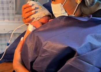 Martha Heredia logra cargar a su bebé tras nueve días hospitalizado