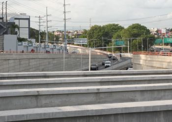 Ciudadanos valoran las mejoras en el tránsito tras la inauguración del paso a desnivel de la Av. 27 de Febrero