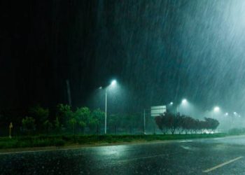 Lluvias dan la bienvenida a este jueves desde la madrugada; mantienen provincias en alerta meteorológica