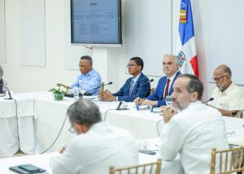 Comunidad estudiantil respalda la “Mesa de los cinco pilares” impulsada por el ministro Luis Miguel De Camps