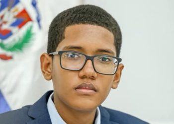 Joven Josmil Santa De León, oriundo de Azua, representa al sector estudiantil en el Consejo Nacional de Educación