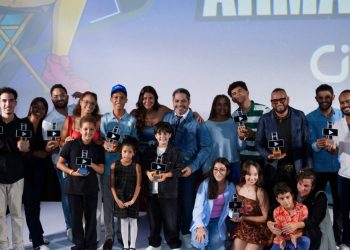 Wilson Espinosa, joven cineasta dominicano, recibe reconocimiento en SMARTFILMS Dominicana por su liderazgo y esfuerzo en el cine independiente