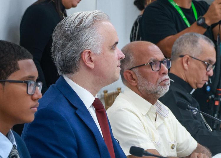 Sociedad Dominicana de Diarios respalda iniciativa de “Mesa de los cinco pilares” del MINERD