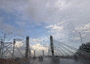 Lluvias marcan el inicio de este domingo producto de una vaguada