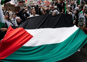 Una protesta pro Palestina obliga a desalojar la sala donse se expone el «Guernica»