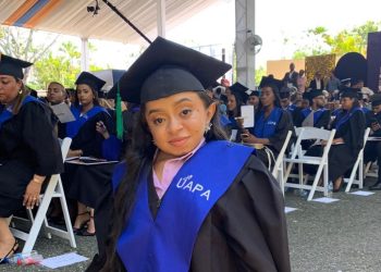 La inspiradora historia de Alicia Rodríguez, quien vence la discapacidad motora y se gradúa de Psicología Clínica