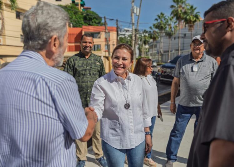 Carolina inspecciona los trabajos que desarrolla la Alcaldía del DN en la ciudad