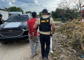 DNCD incauta cocaína, dólares falsos y vehículo durante operativo en Azua