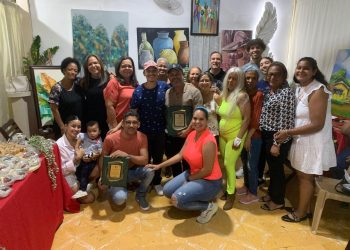 Escuela de Artes inaugura exposición colectiva de “Artes Plásticas y Artesanía” en Santiago