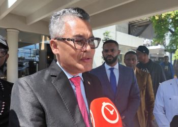 Carlos Peña pide paz y justicia tras muerte de seguridad de la UASD