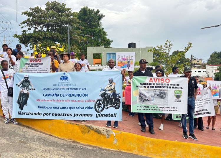 Jóvenes de Yamasá se movilizan para frenar las tragedias viales