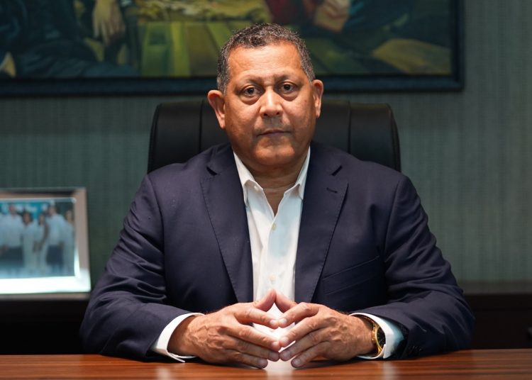 Nelson Núñez instruye a alcaldes a sumarse a organismos de socorro ante el paso de Melissa