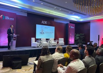 ADIE llama a unir esfuerzos públicos y privados por un futuro energético sostenible