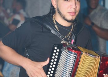 El Rubio Acordeón lanza su nueva canción “Cuéntale”