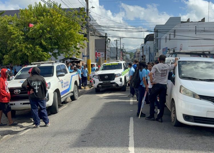 FER presenta demandas por infraestructura educativa ante autoridades de San Francisco de Macorís
