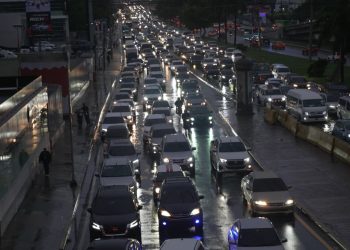 Tormenta Melissa provoca caos en el tránsito del Gran Santo Domingo