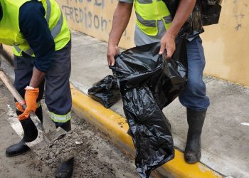 ADN invierte más de 6 millones mensuales en limpieza de imbornales para prevenir inundaciones