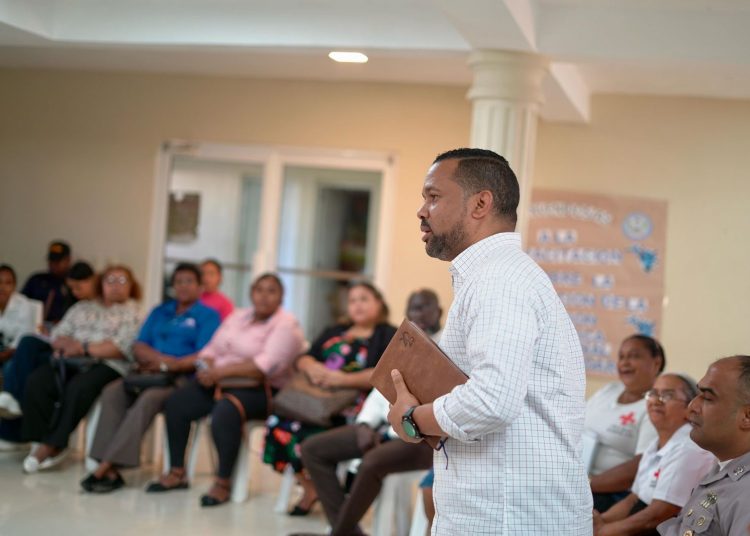 Alcalde Eduardo Esteban exhorta a la población a tomar precauciones ante las condiciones del clima