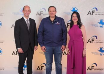 Dan apertura al cóctel inaugural del 7mo. Congreso Internacional de Turismo de Salud