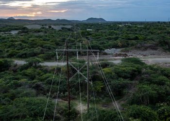Lluvias dificultan reparación de línea de transmisión Dajao- Monte Plata; trabajan con drones