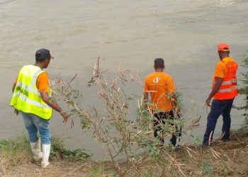Aumento del caudal del río Yaque del Norte complica búsqueda de hombre desaparecido en Santiago