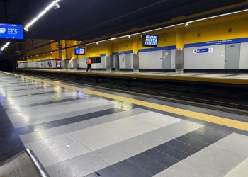 Estaciones del Metro lucen desoladas ante el paso de la tormenta tropical Melissa