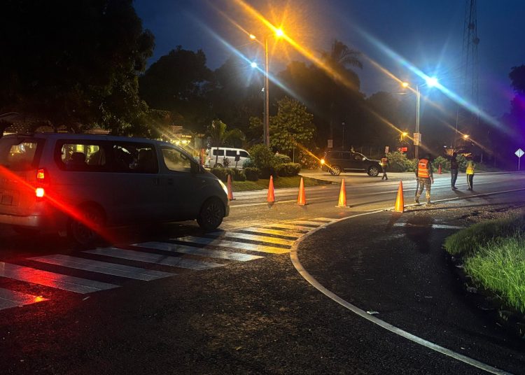 Cierran la Autovía de Samaná por crecida de las aguas provocada por el huracán Melissa