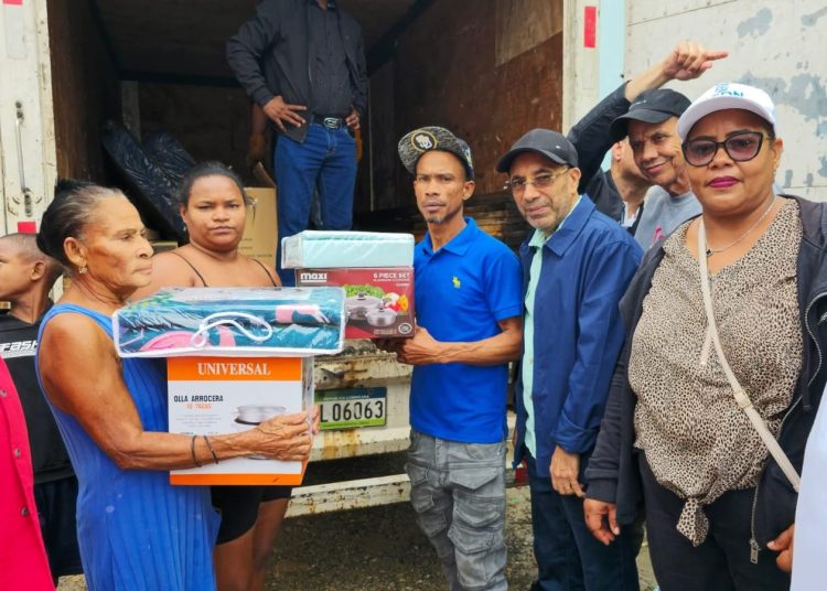 INAVI acude en auxilio de familias afectadas por la tormenta Melissa en Los Guaricanos