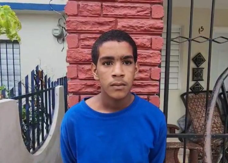 Confeso ladrón pide perdón públicamente y dice sentirse arrepentido por sus acciones en Santiago