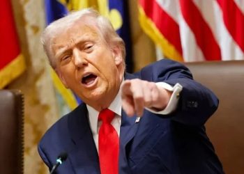 Trump bromea con que a veces «perturba» a los mercados con sus políticas