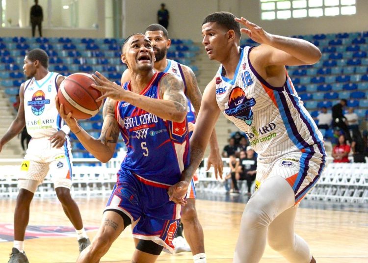 Victor Liz encamina a San Lázaro a adueñarse del primer lugar en el TBS Distrito 2025