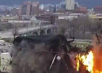 Al menos 19 desparecidos incluyendo muertos por una explosión en fábrica de bombas en EEUU