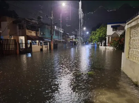 COE reporta 735 viviendas afectadas y 3,765 personas desplazadas tras el paso del huracán Melissa
