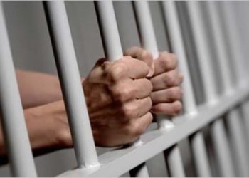 Dictan tres meses de prisión preventiva contra alguacil acusado de participar en asesinato de joven en SFM