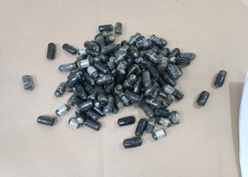 Atrapan en el AILA francés con estómago lleno de bolsitas de cocaína