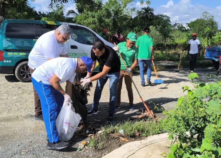 CoopCandelaria realiza jornada comunitaria en el sector El Brasalete de Sabana Grande de Boyá