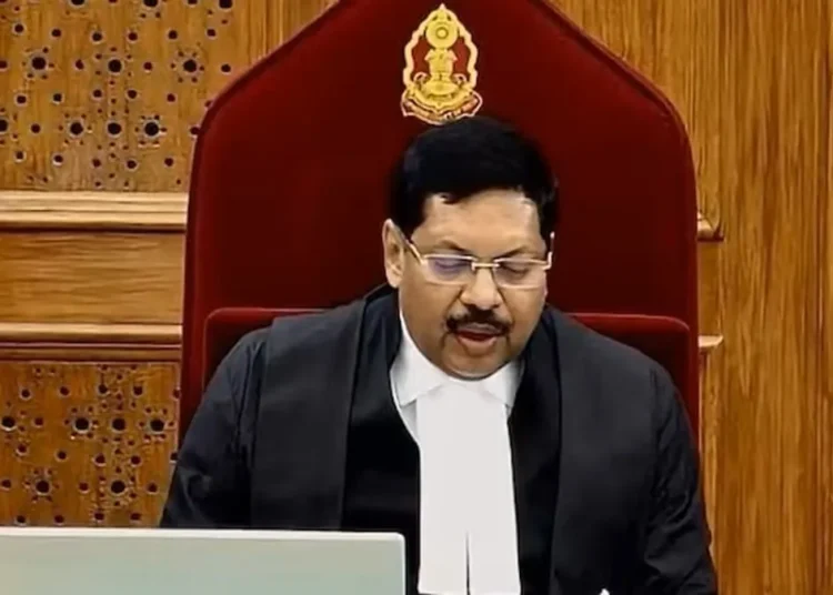 Un abogado agrede al presidente del Supremo de India por un comentario sobre un dios hindú