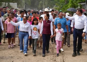 Sheinbaum va a zonas afectadas de Puebla por lluvias e inundaciones y bajan desaparecidos