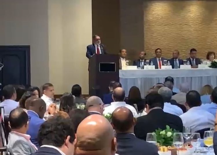 “Competencia desleal china está asfixiando al comercio dominicano”, denuncia Iván de Jesús García