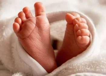 Madre quemó a su bebé con agua hirviendo porque quería un varón