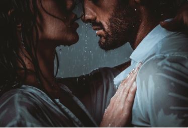 ¿Los días lluviosos aumentan el deseo sexual?