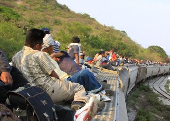 Incertidumbre entre los inmigrantes con la llegada de la nueva Ley de Extranjeros lusa